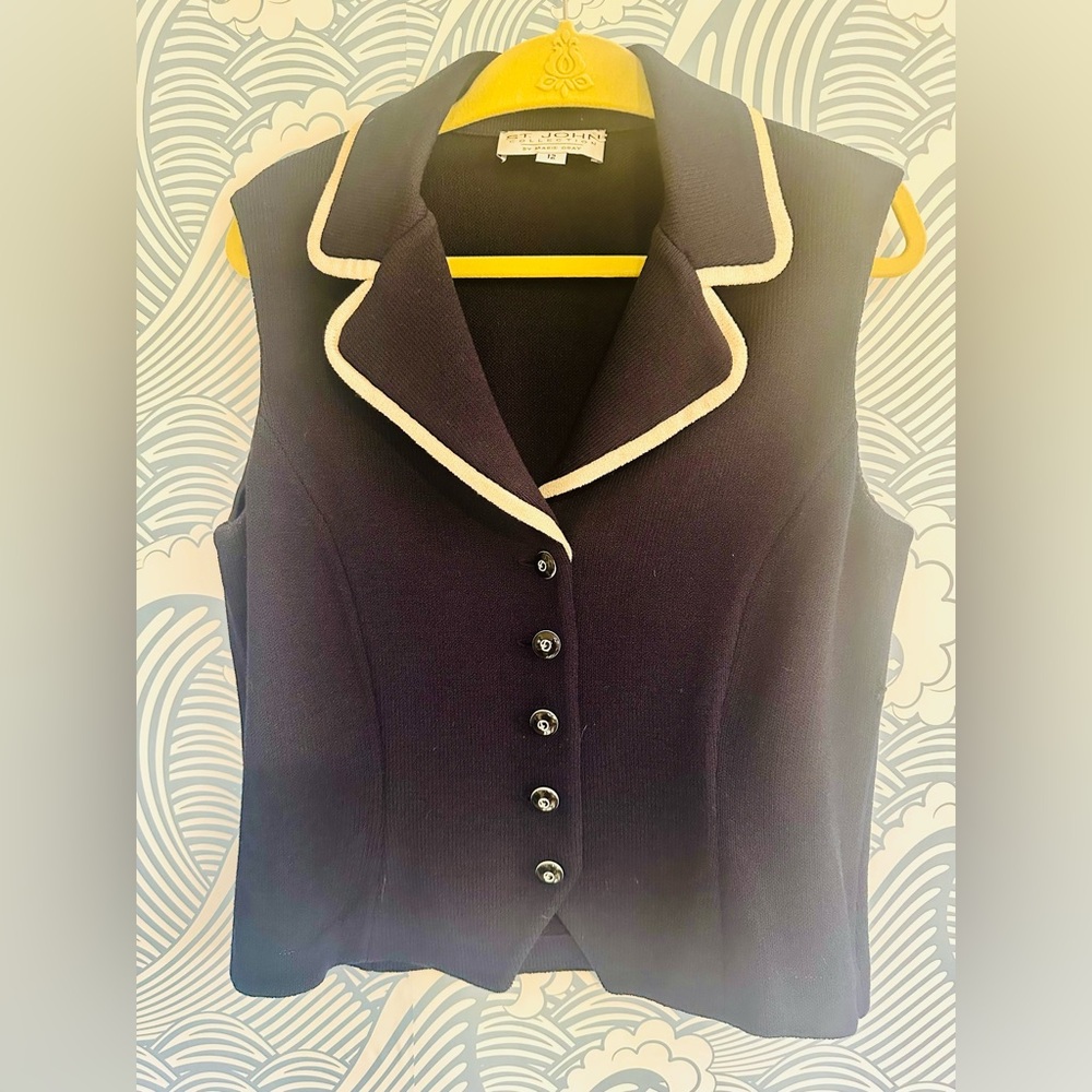 Vintage St. John Collection by Marie Gray Navy Knit Vest with White Accents